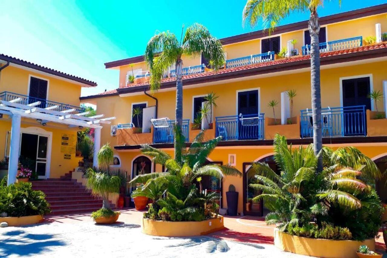 Hotel Grotticelle Capo Vaticano Exteriör bild