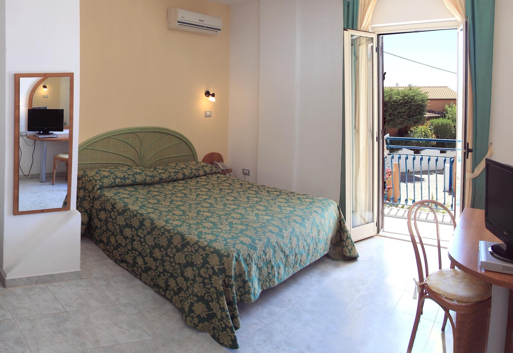 Hotel Grotticelle Capo Vaticano Exteriör bild