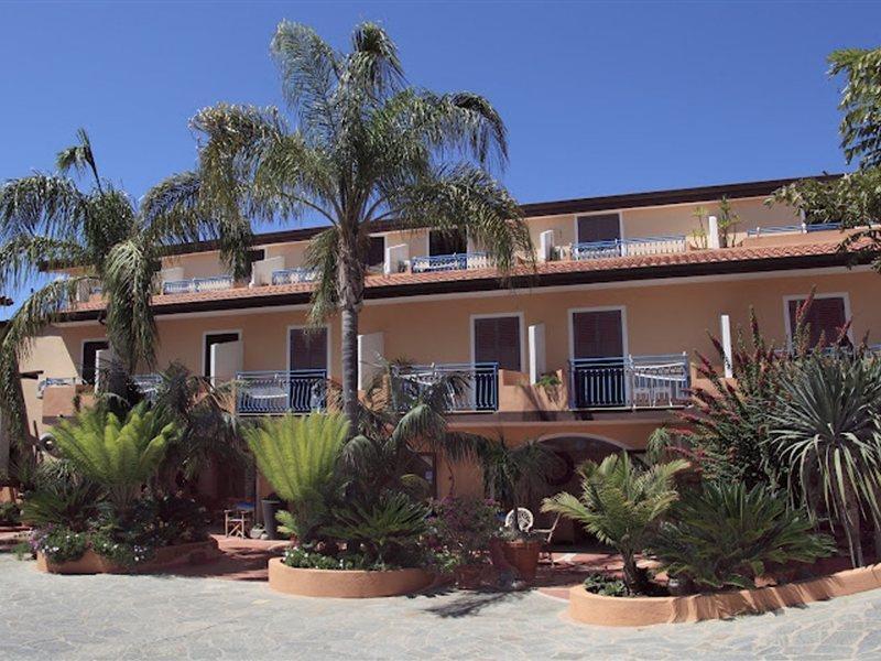 Hotel Grotticelle Capo Vaticano Exteriör bild