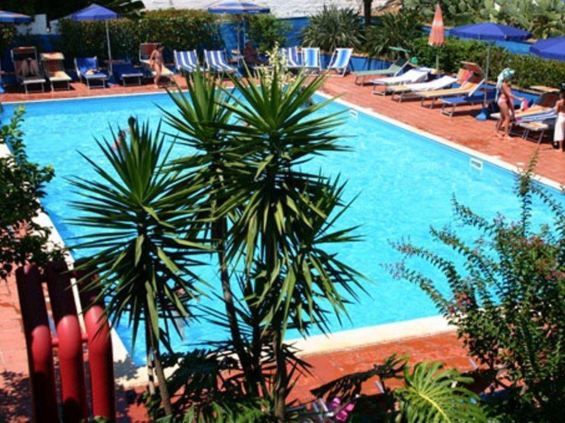 Hotel Grotticelle Capo Vaticano Exteriör bild