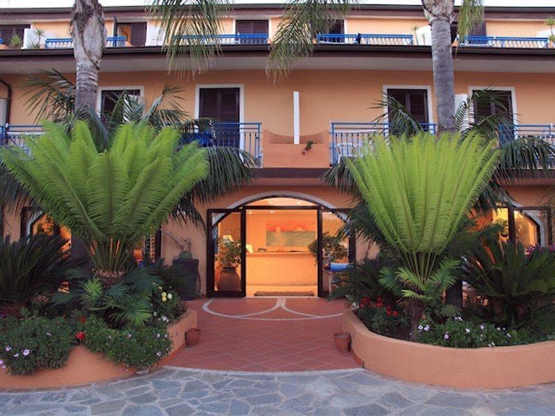 Hotel Grotticelle Capo Vaticano Exteriör bild