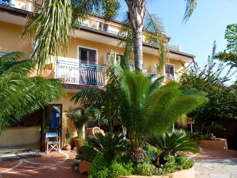 Hotel Grotticelle Capo Vaticano Exteriör bild