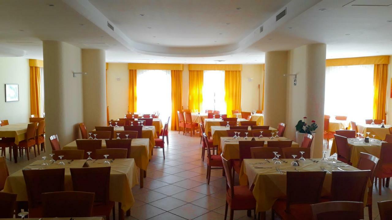 Hotel Grotticelle Capo Vaticano Exteriör bild