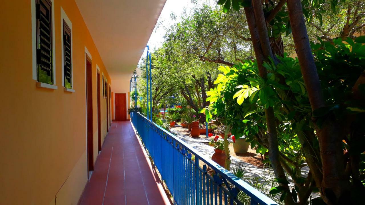 Hotel Grotticelle Capo Vaticano Exteriör bild