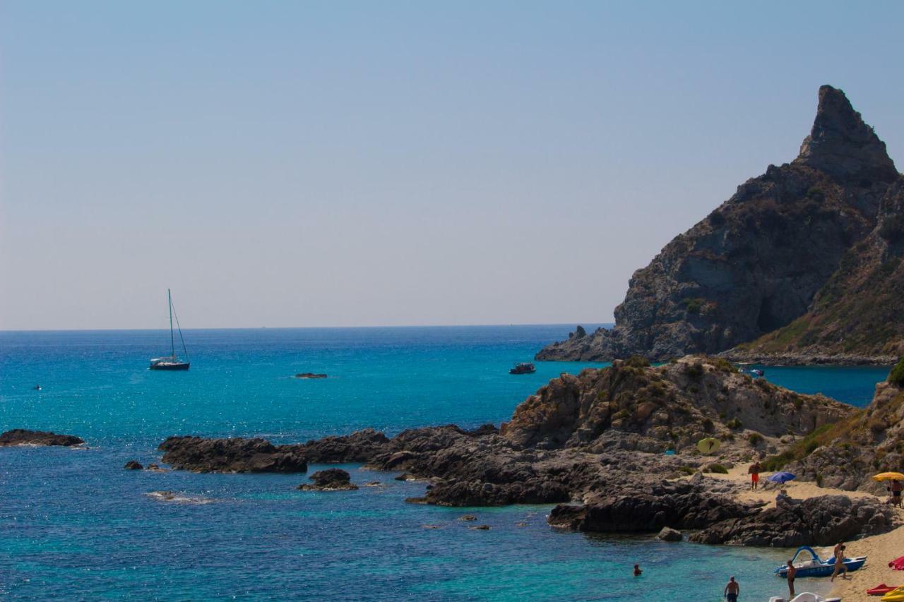 Hotel Grotticelle Capo Vaticano Exteriör bild
