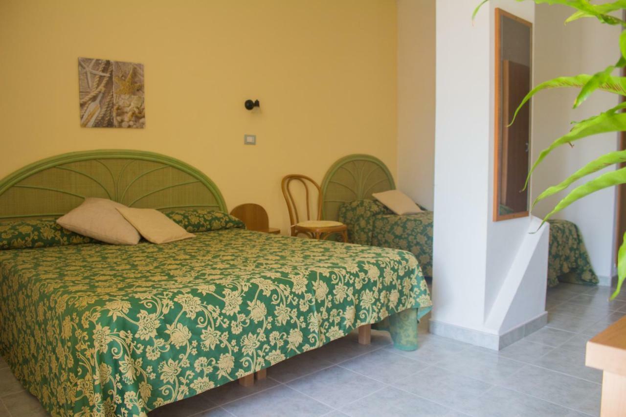 Hotel Grotticelle Capo Vaticano Exteriör bild